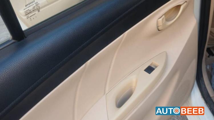 تويوتا ياريس 2015