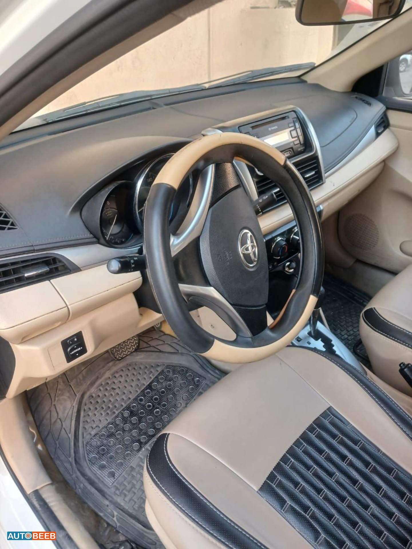 تويوتا ياريس 2015