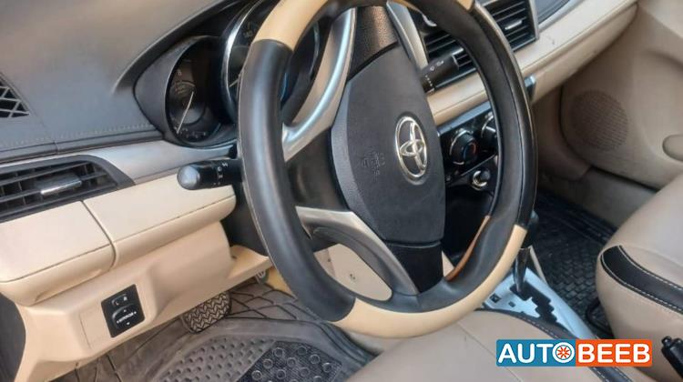 تويوتا ياريس 2015