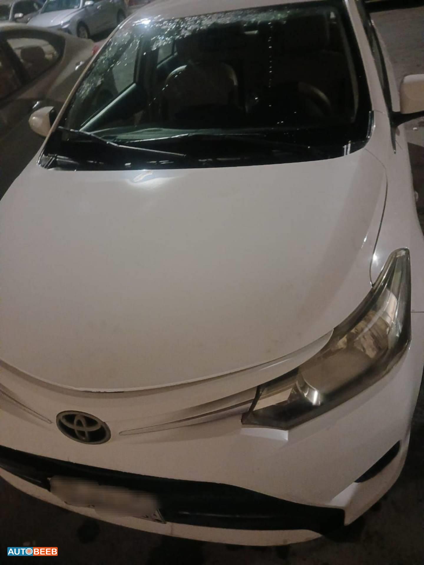 تويوتا ياريس 2015