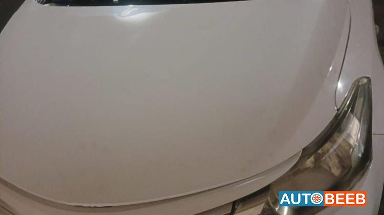 تويوتا ياريس 2015