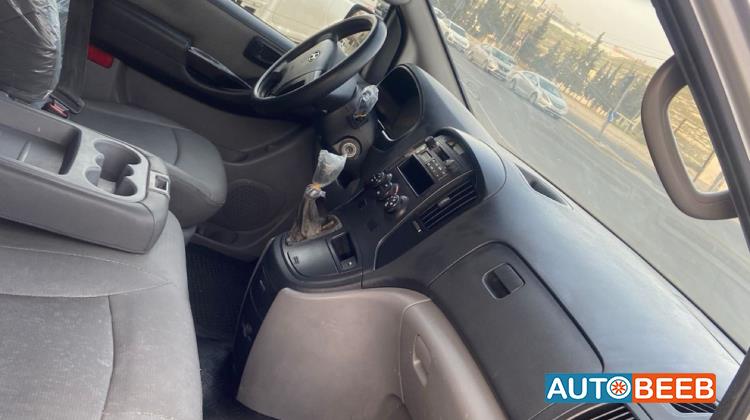 ميني فان هيونداي 2008