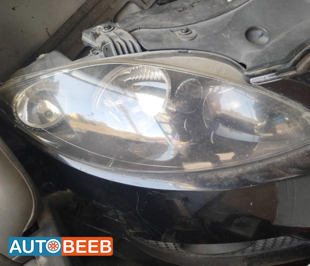 ضوء امامي يمين سيات ليون 2009 2010