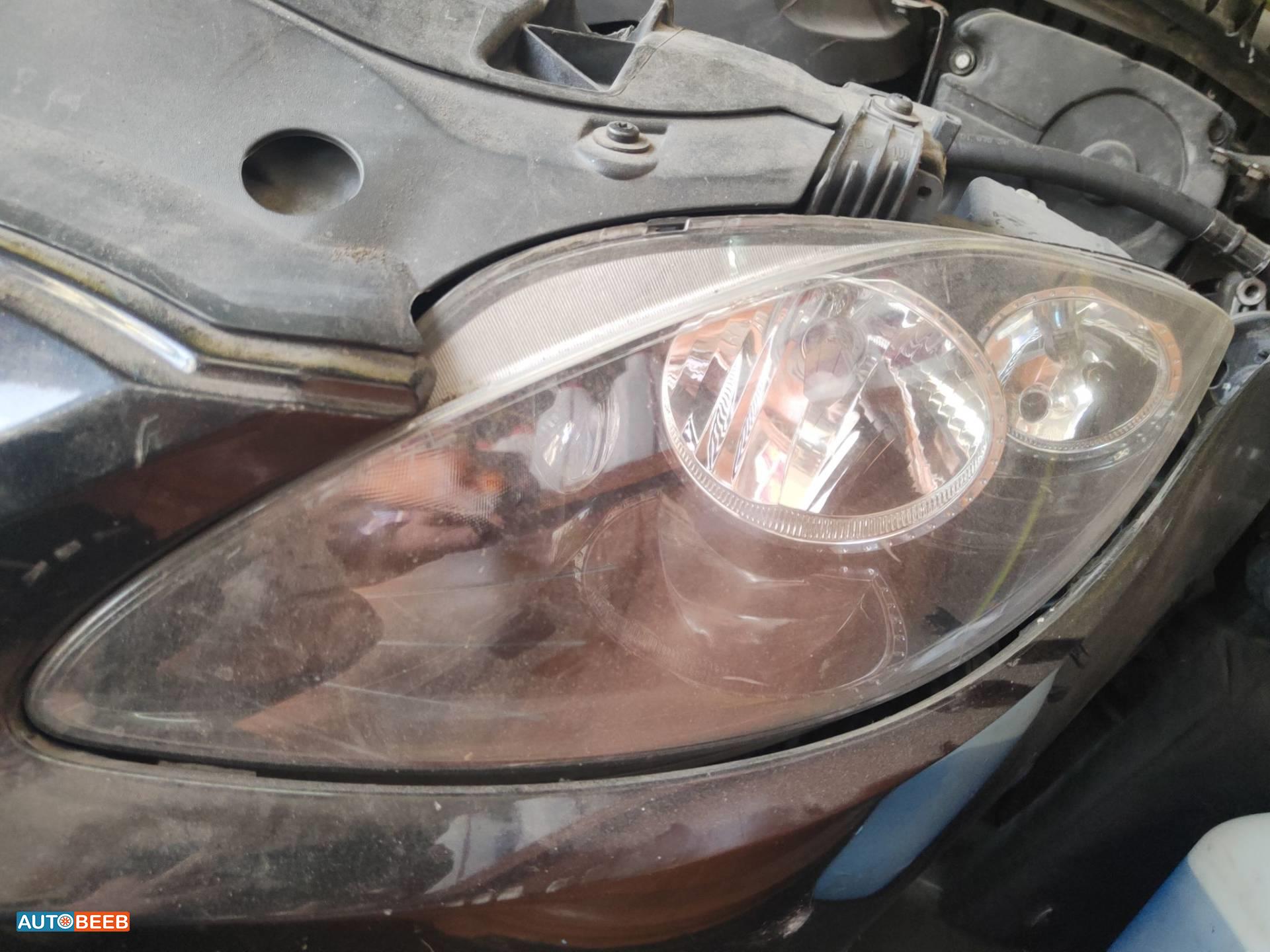 ضوء امامي شمال سيات ليون 2009 2010