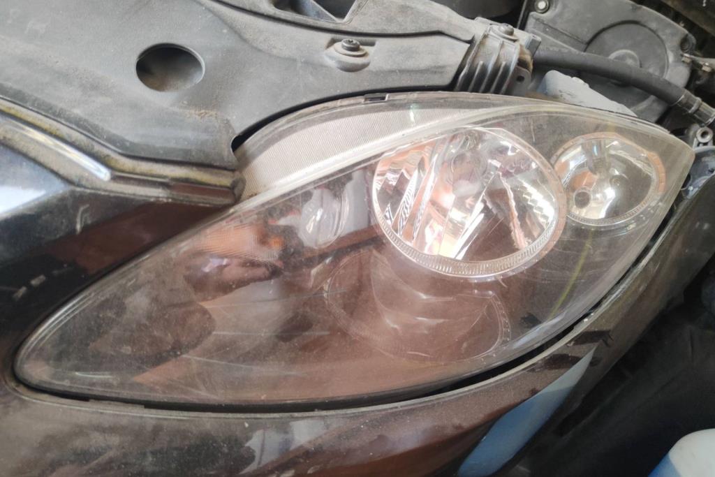 ضوء امامي شمال سيات ليون 2009 2010