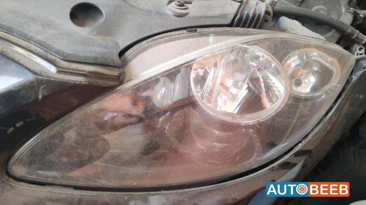 ضوء امامي شمال سيات ليون 2009 2010