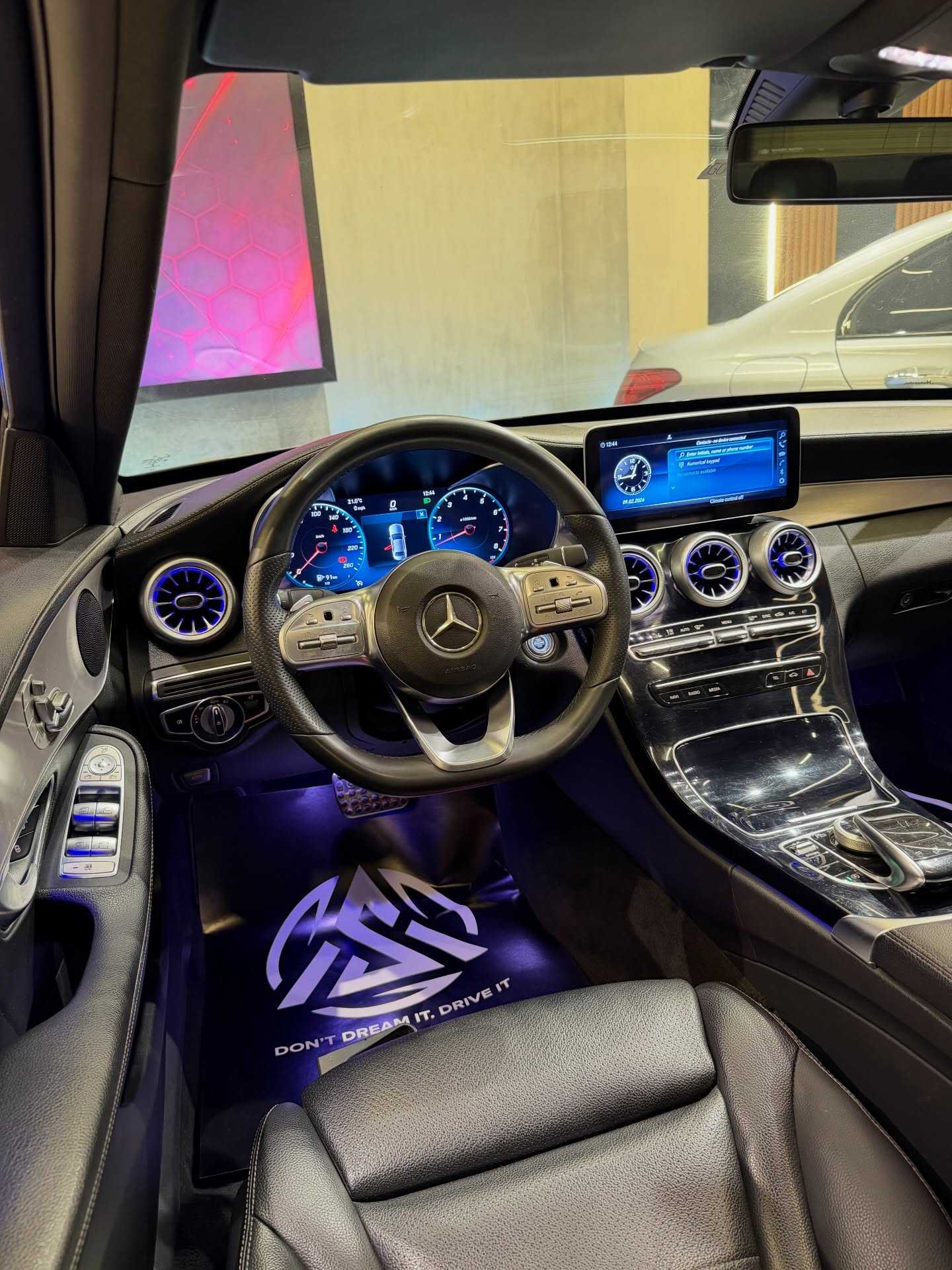 مرسيدس بنز C180 2019