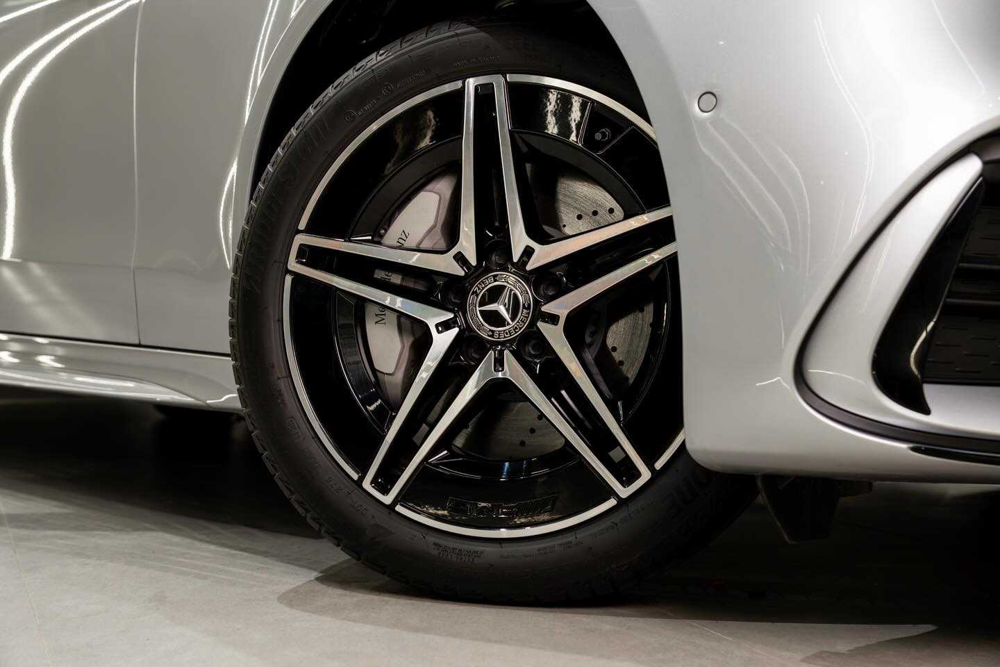 Mercedes Benz C200 2025