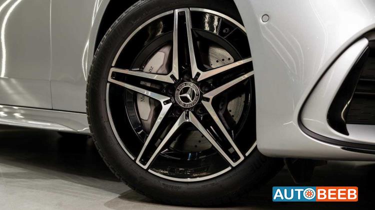 Mercedes Benz C200 2025