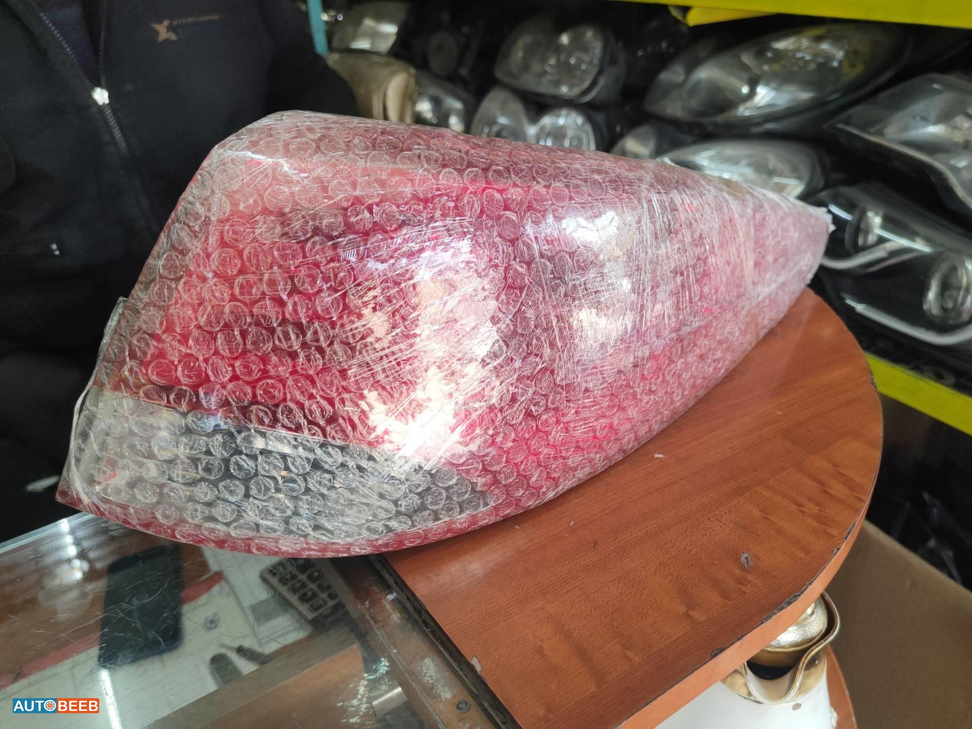 ضوء خلفي يمين شمال هيونداي توسان 2011 2012