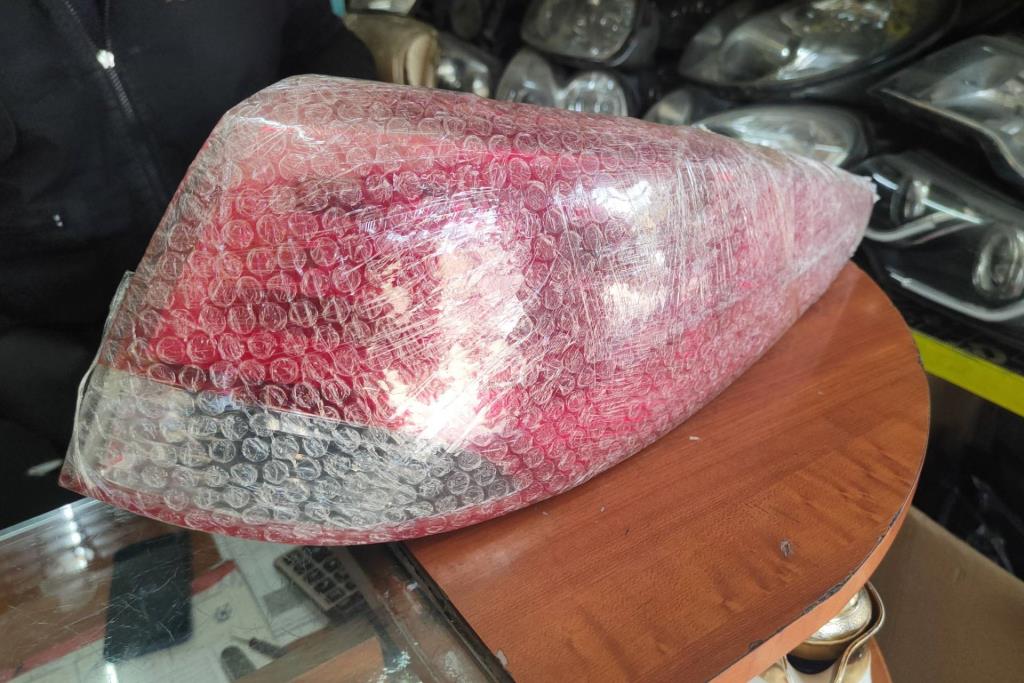 ضوء خلفي يمين شمال هيونداي توسان 2011 2012