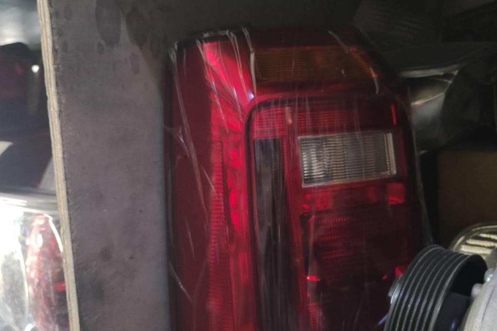 ضوء خلفي يمين شمال فولكس فاجن كادي 2016 2017