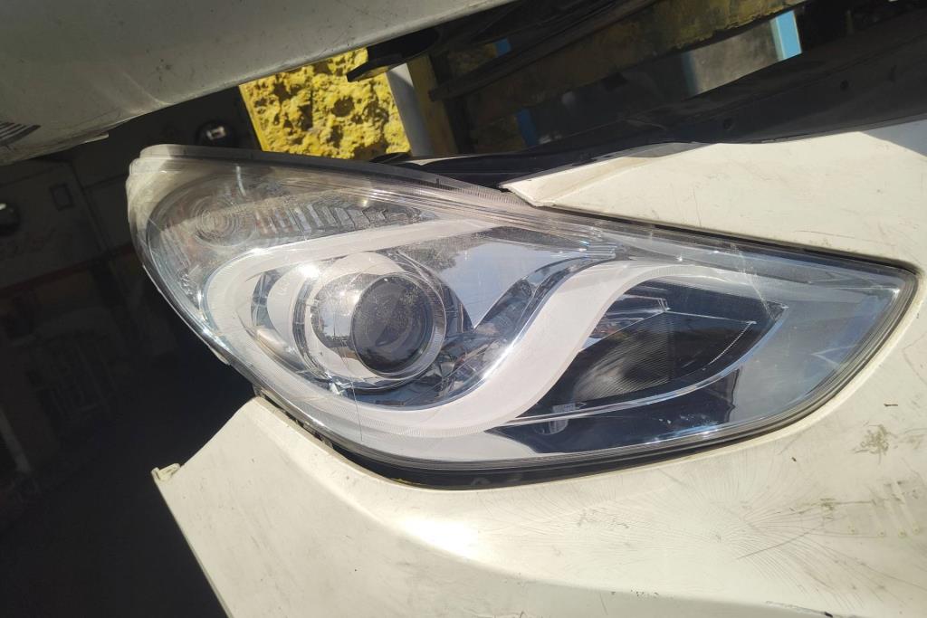 ضوء امامي يمين هيونداي سوناتا 2014 2015