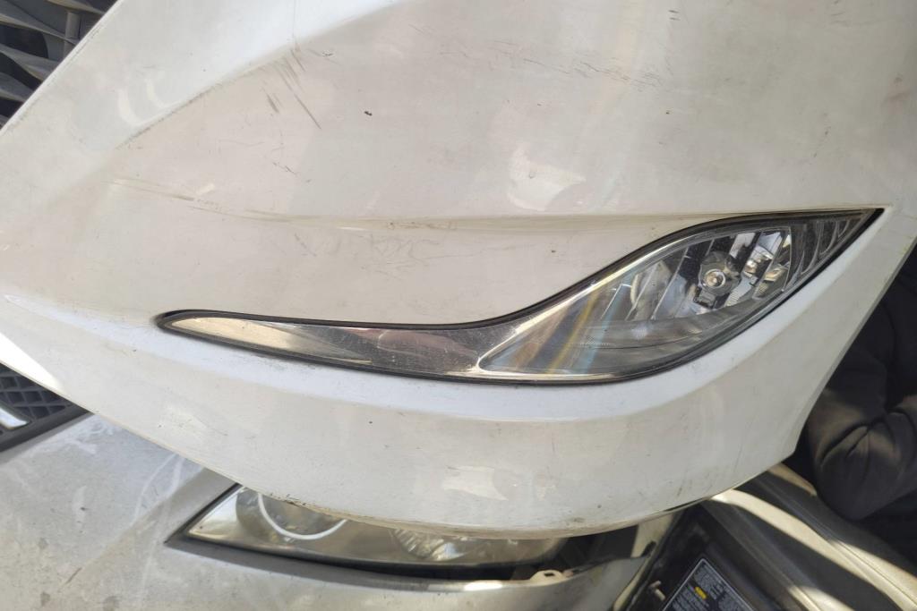 كشاف امامي شمال هيونداي سوناتا 2014 2015