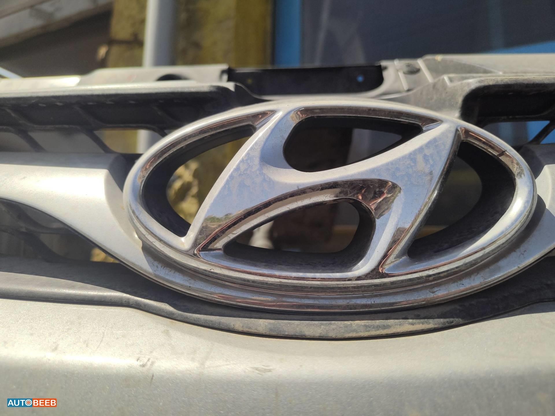 Body  Emblems Hyundai Avante