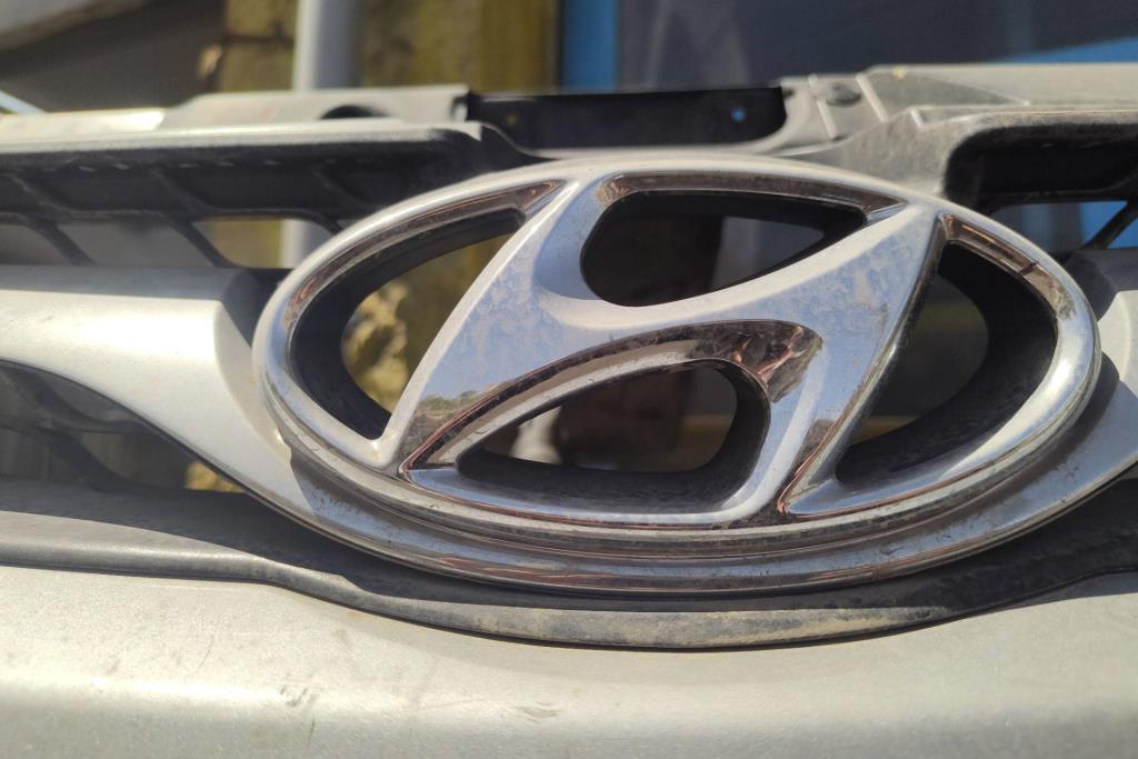 Body  Emblems Hyundai Avante