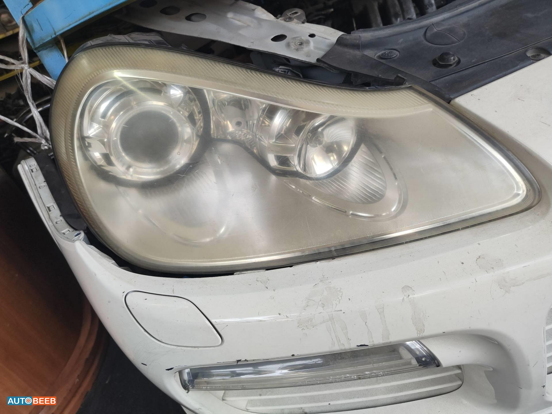 ضوء امامي يمين بورش كايين 2009 2010