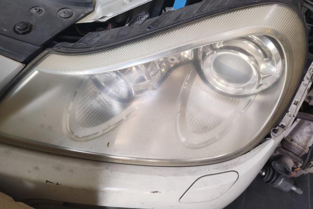 ضوء امامي شمال بورش كايين 2009 2010