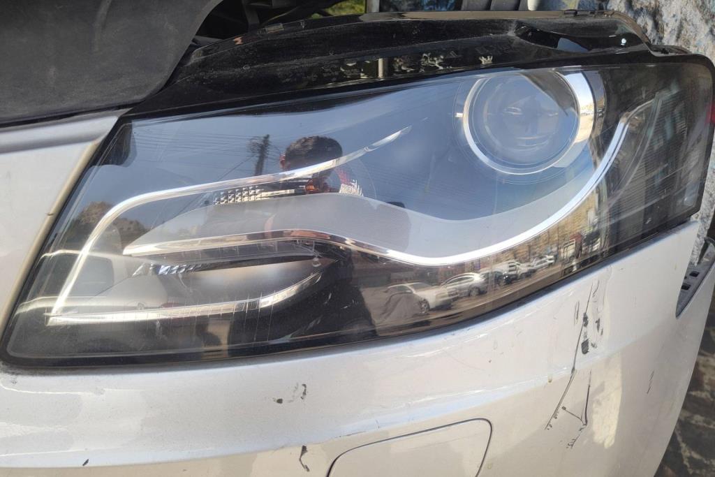 ضوء امامي شمال اودي a4 2009 2010