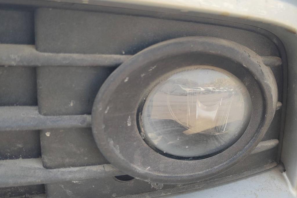 كشاف امامي شمال اودي a4 2009 2010