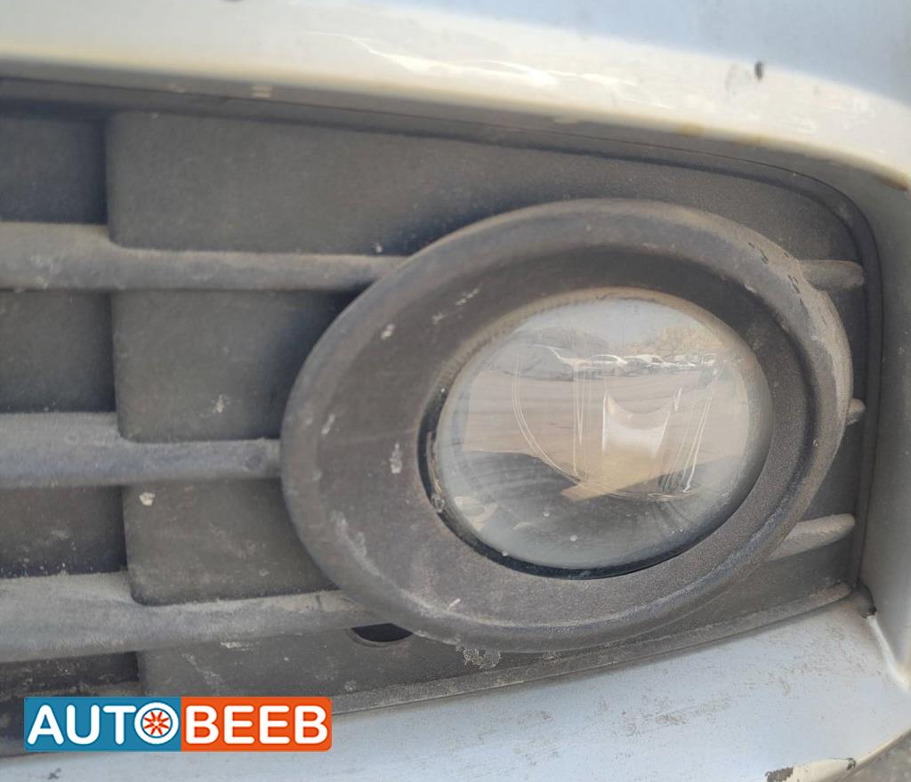 كشاف امامي شمال اودي a4 2009 2010