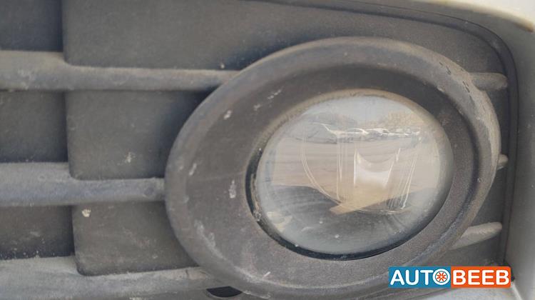 كشاف امامي شمال اودي a4 2009 2010