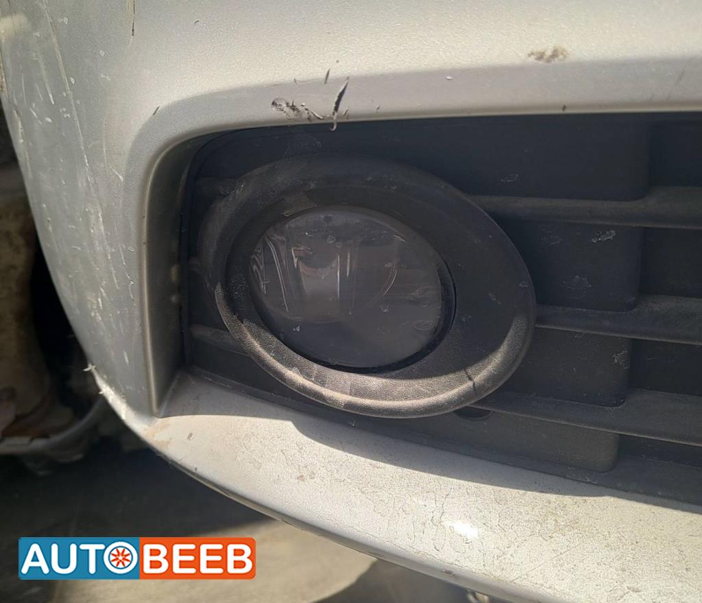 كشاف امامي يمين اودي a4 2009 2010