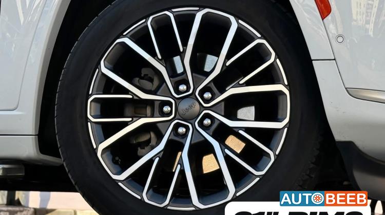 جيب جراند شيروكي 2023