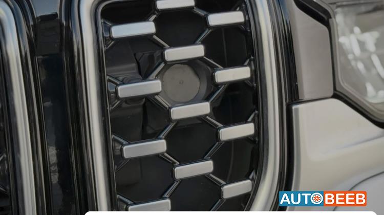 جيب جراند شيروكي 2023