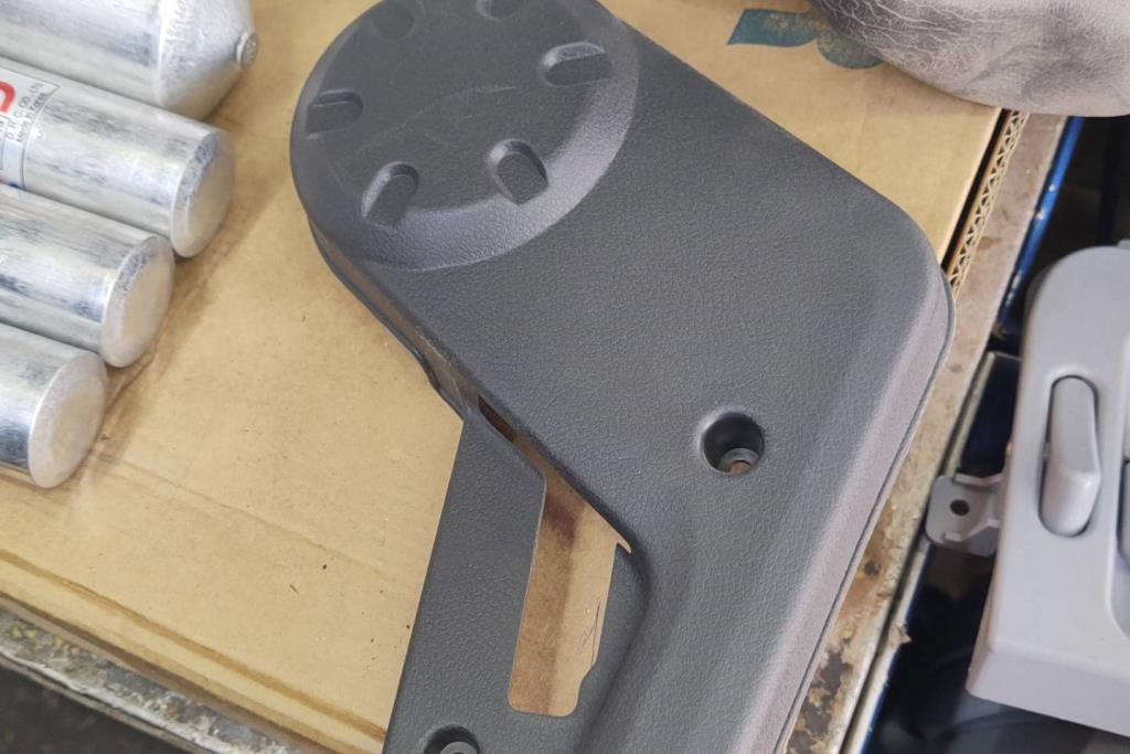 غطاء كرسي كيا بنجو 3 2004 2005 2006 2007 2008 2009 2010 2011 2012 2013