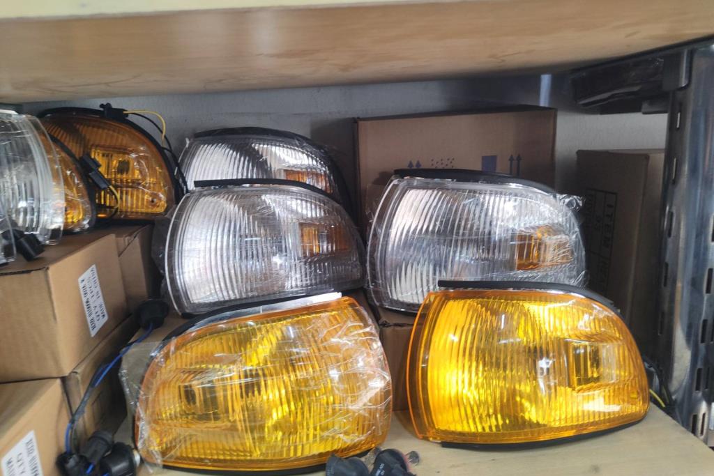 ضوء غماز أمامي يمين شمال هيونداي اتش 100 1997 1998 1999 2000 2001 2002