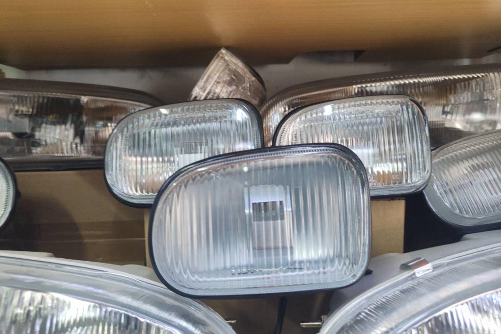 كشاف امامي يمين شمال هيونداي اتش 100 1994 1995 1996 1997 1998 1999 