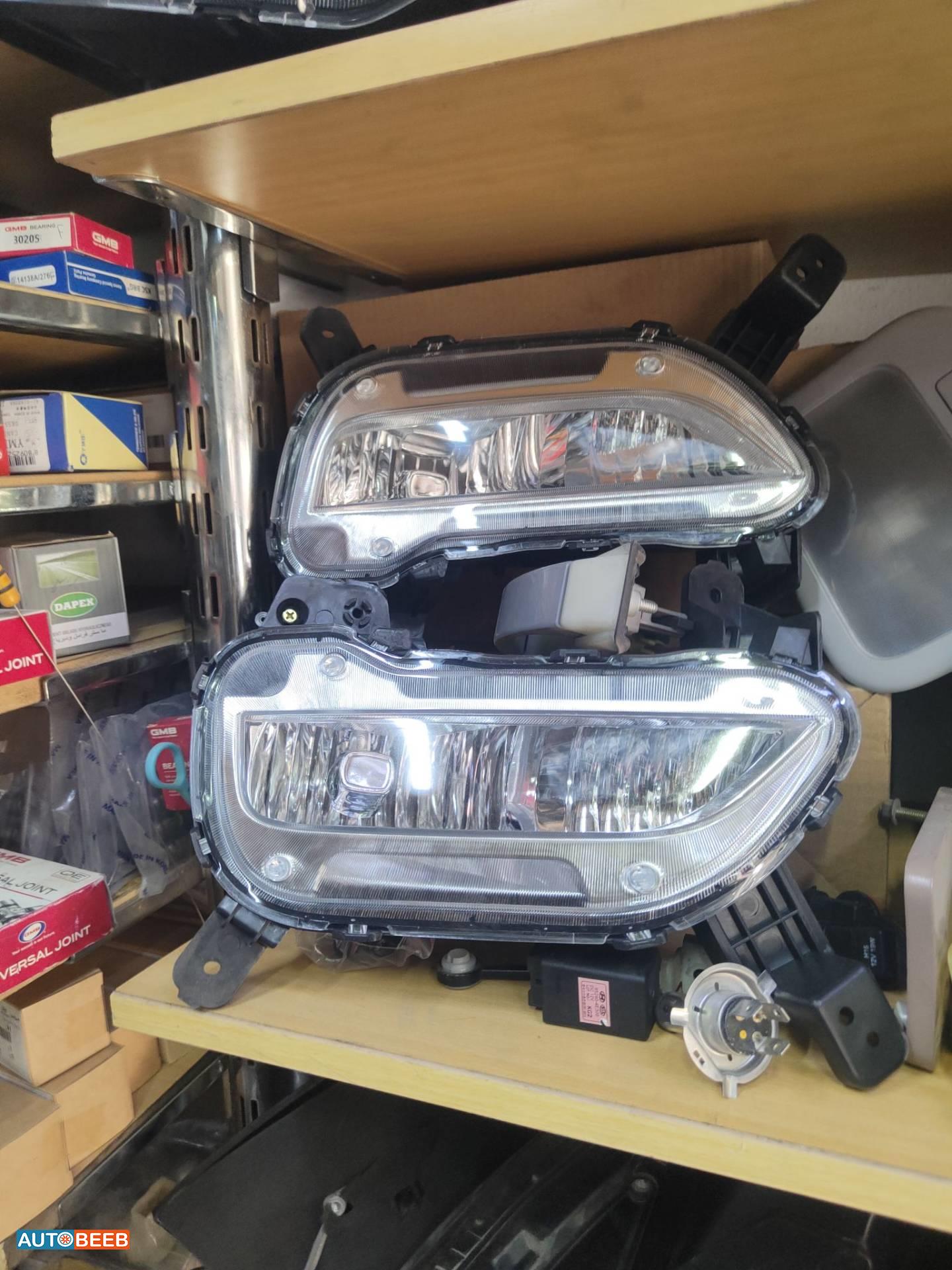 كشاف امامي يمين شمال هيونداي اتش1 2020 2021