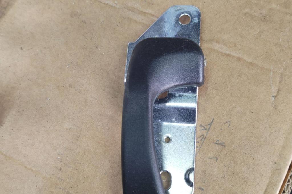 يد باب أمامية داخليه يمين شمال هيونداي اتش1 ستاركس 1996 1997 1998 1999