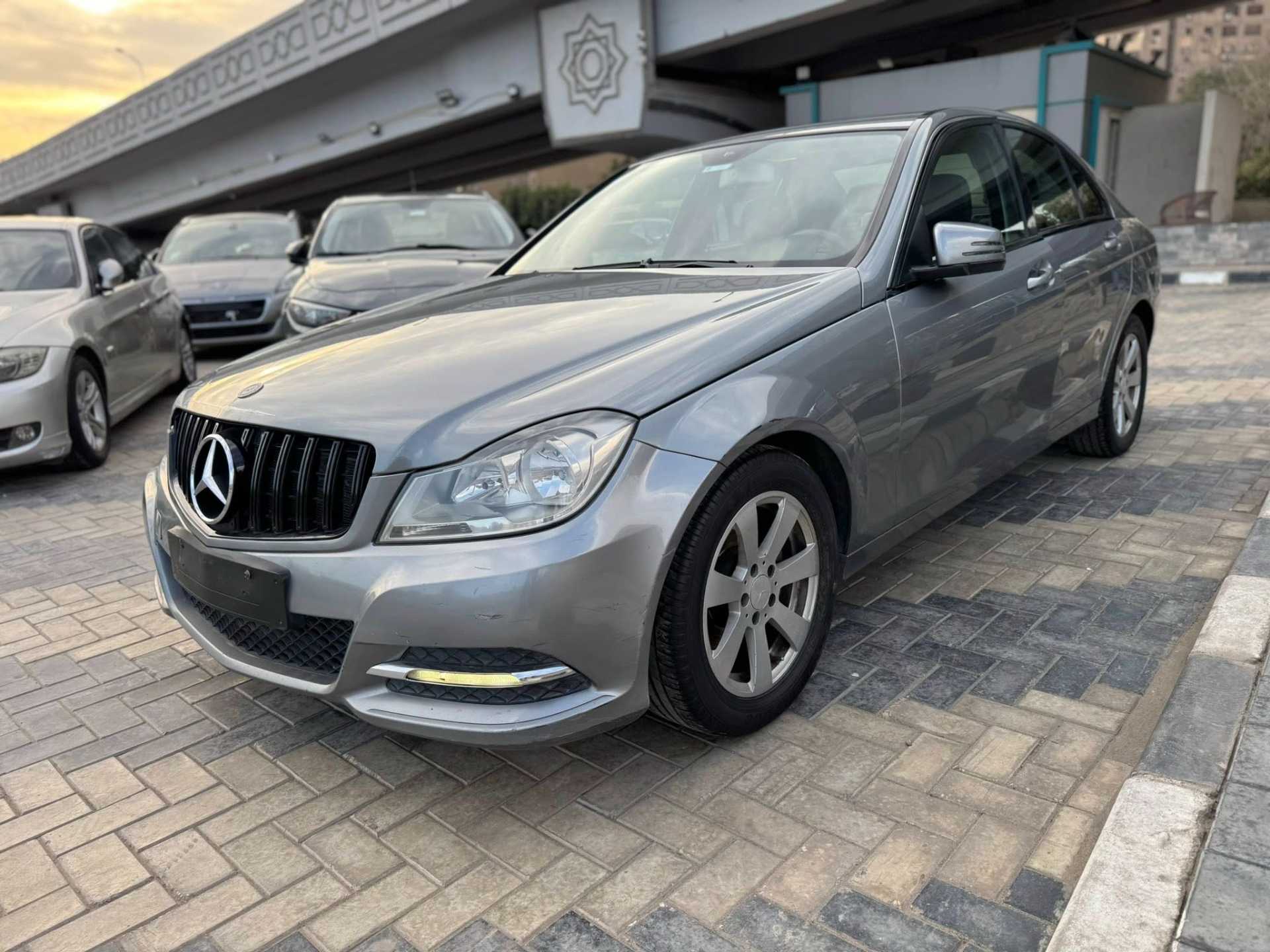 مرسيدس بنز C180 2013