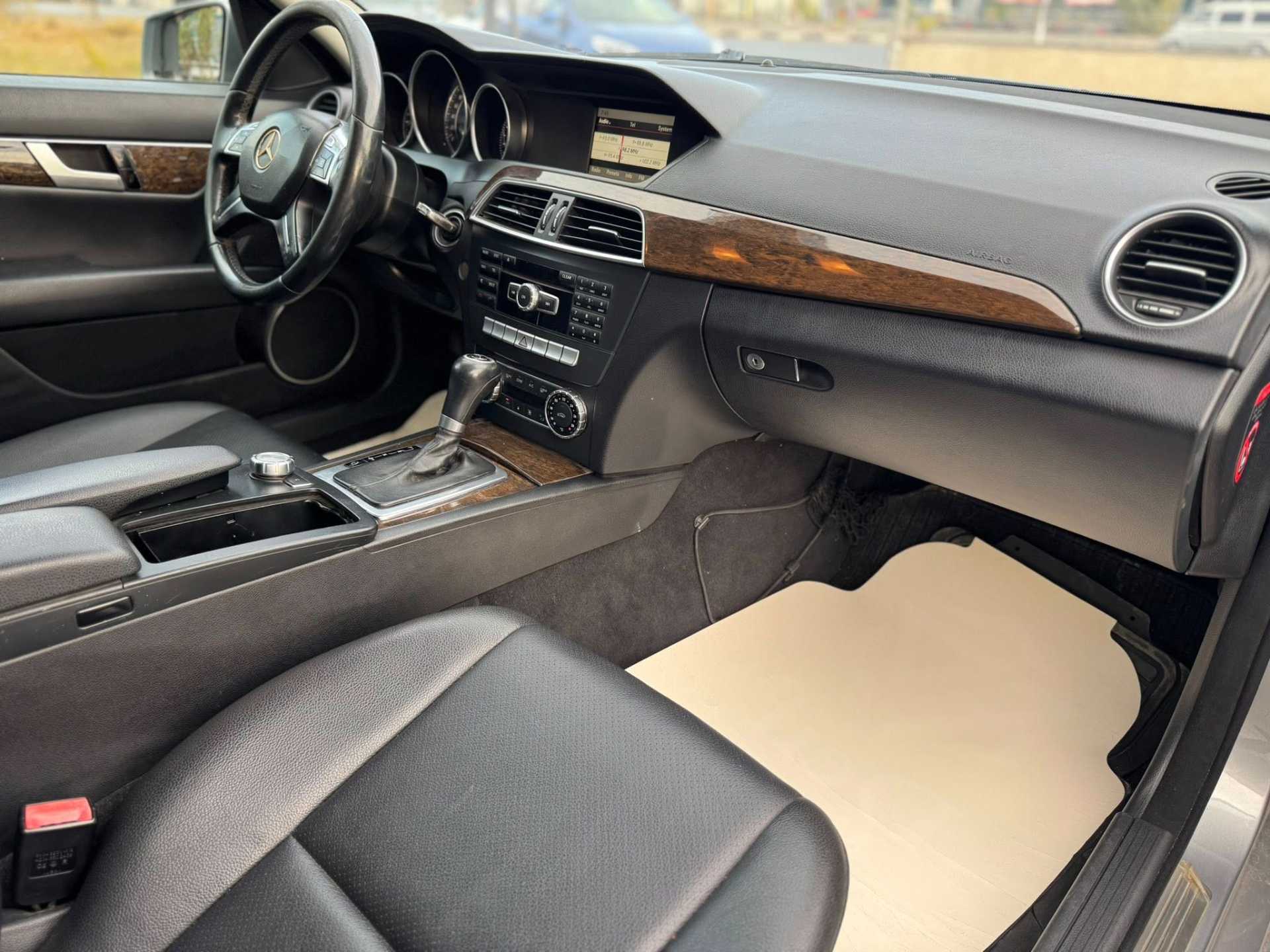 مرسيدس بنز C180 2013