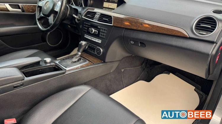 مرسيدس بنز C180 2013