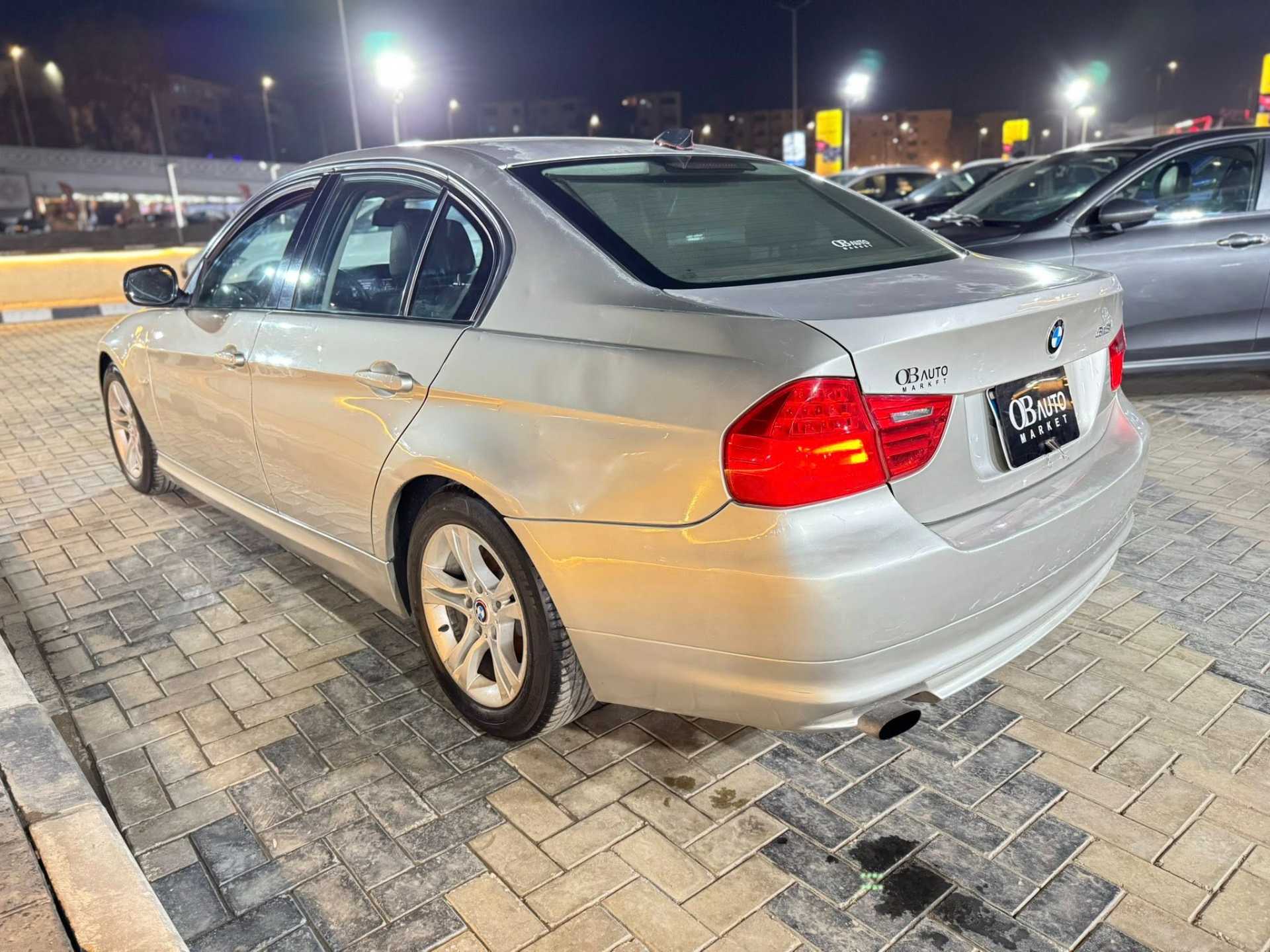 بي ام دبليو 318 2011