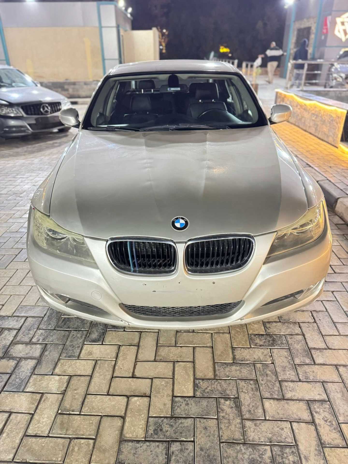 بي ام دبليو 318 2011