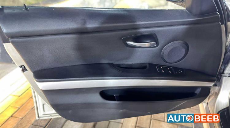 بي ام دبليو 318 2011