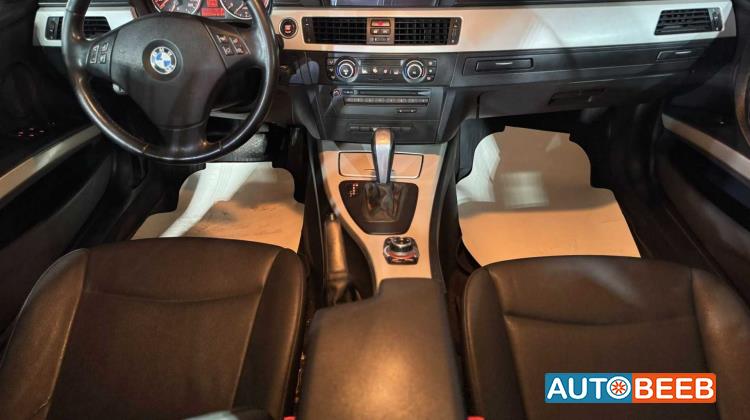 بي ام دبليو 318 2011