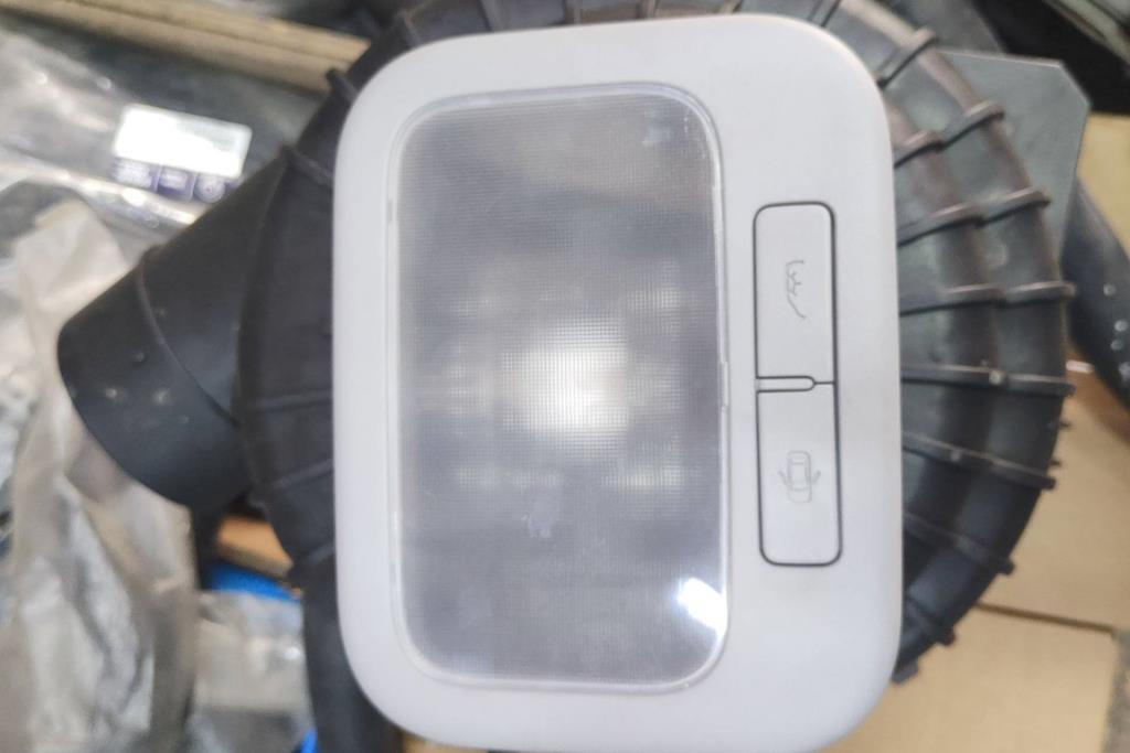 ضوء غرفه هيونداي اتش1 جراند ستاركس 2008 2009 2010 2011 2012 2013 2014 