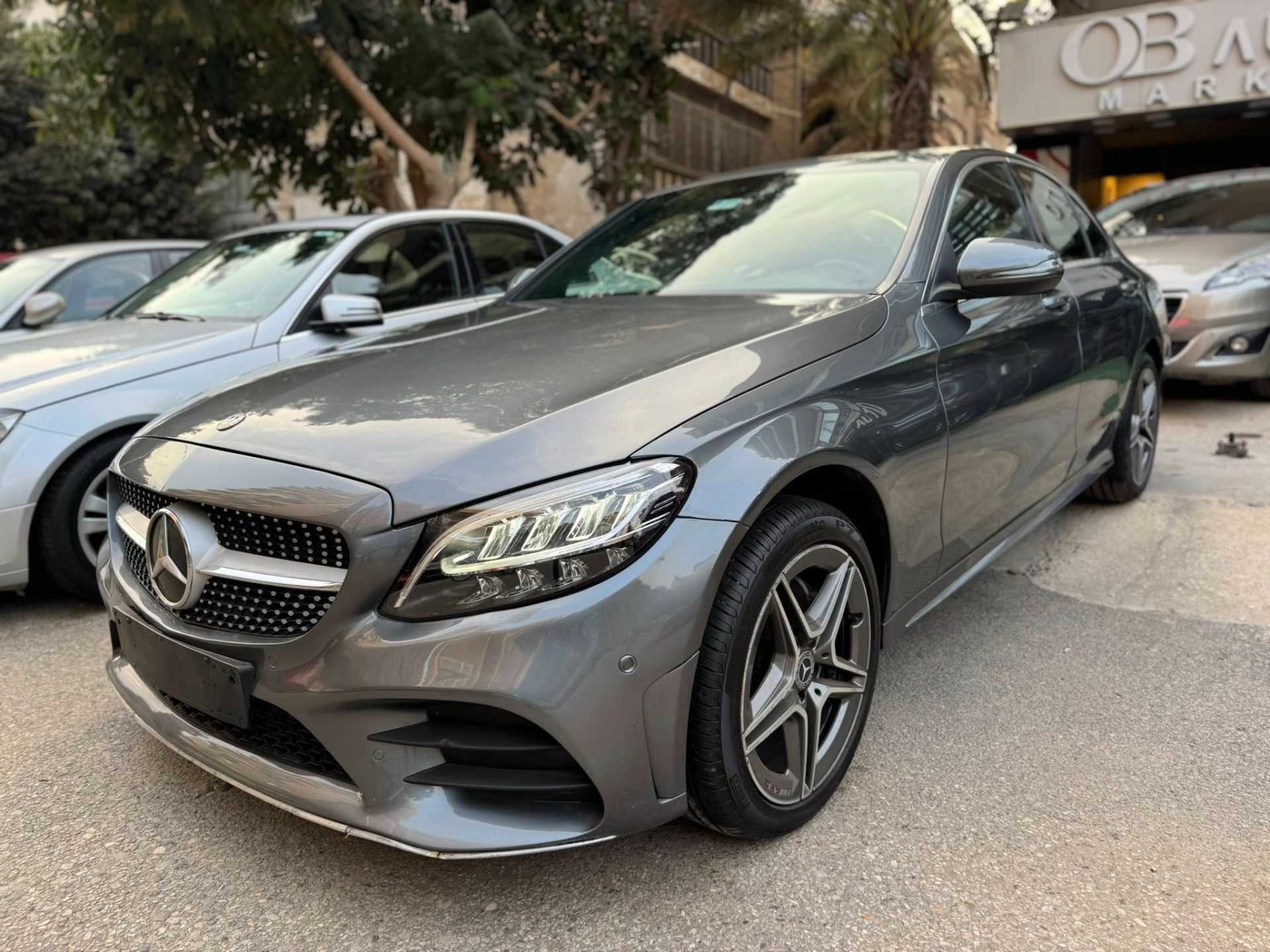 مرسيدس بنز C200 2019