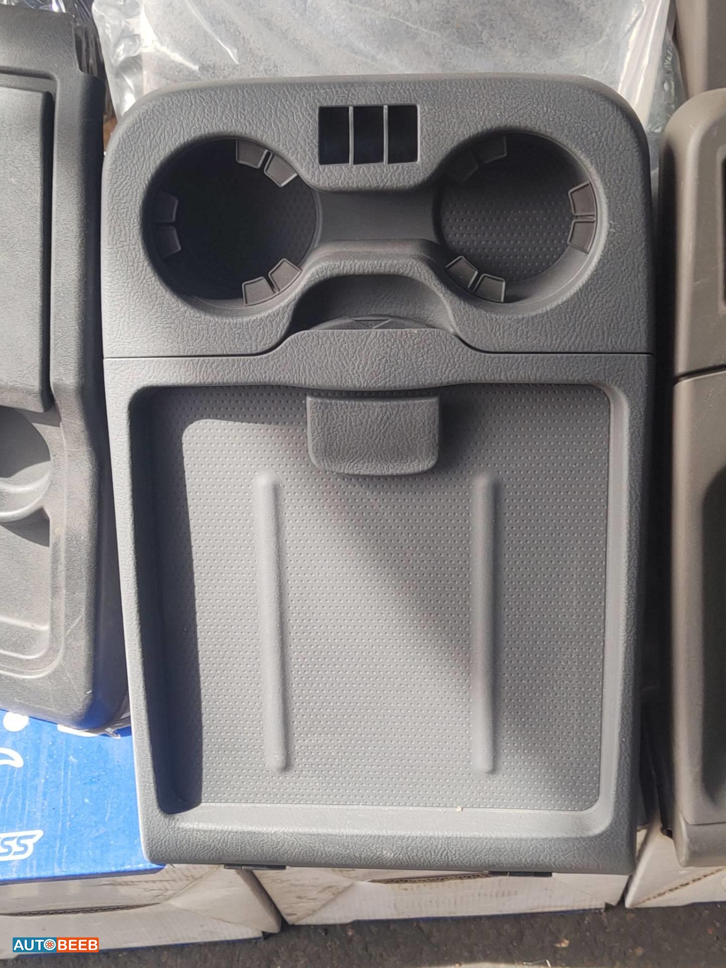 جيبة وسط كيا بنجو 3 2008 2009 2010 2011 2012 2013 2014 2015 2016 2017