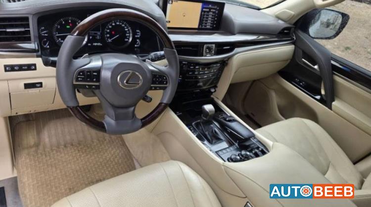 لكزس LX570 2017