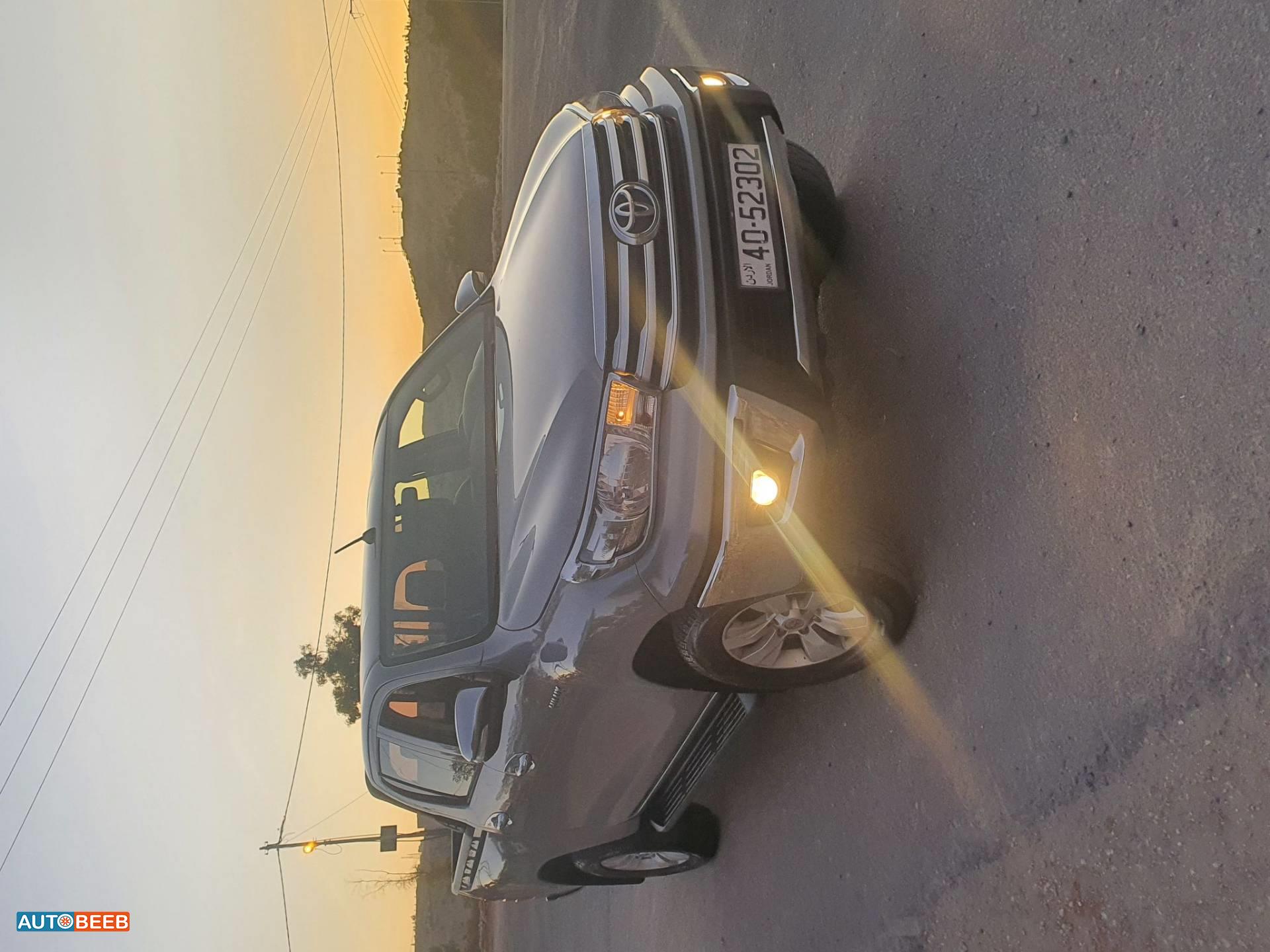 تويوتا هيلوكس 2017