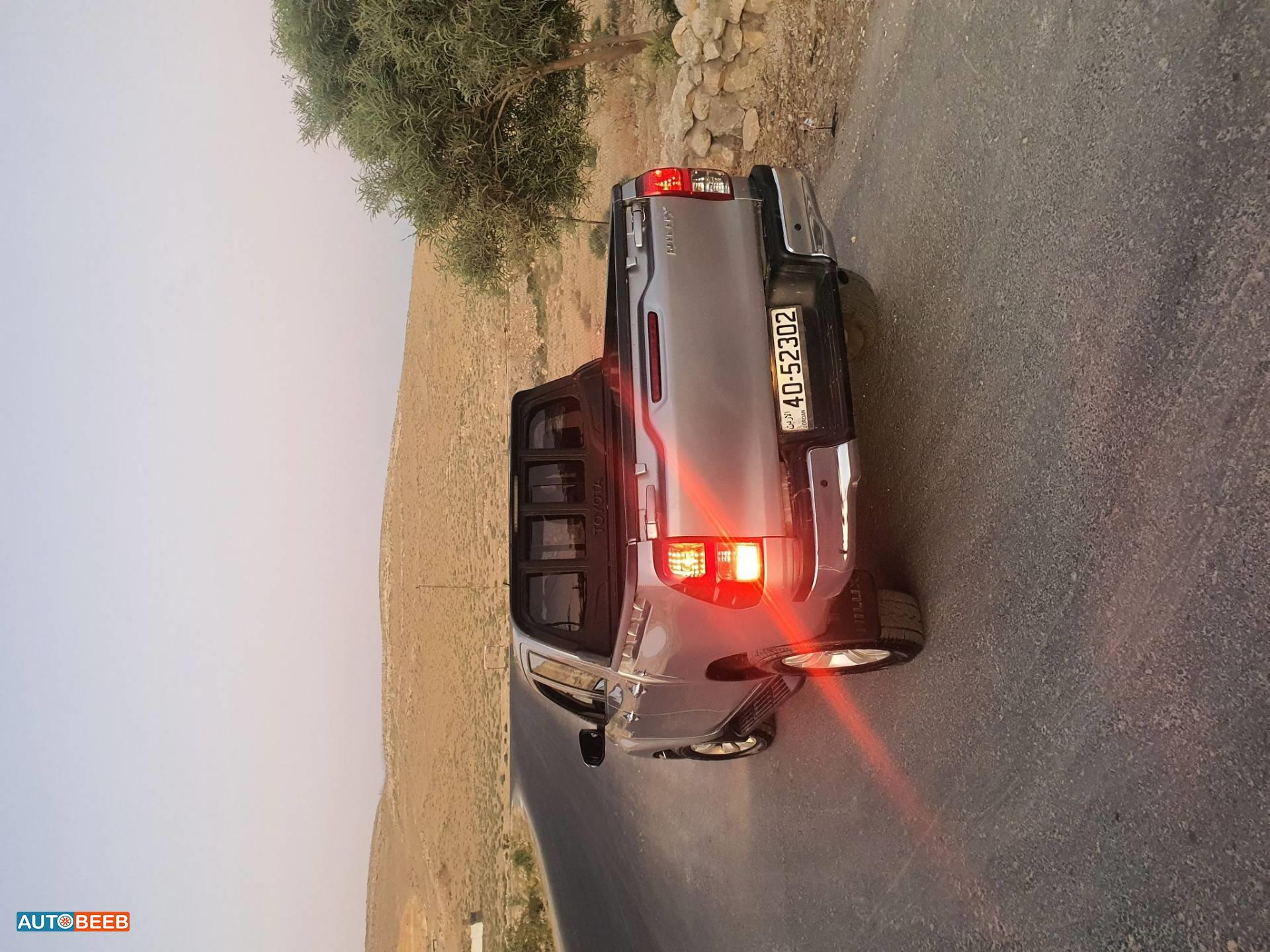 تويوتا هيلوكس 2017