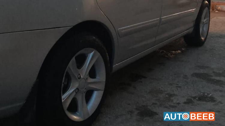 هيونداي افانتي 2005