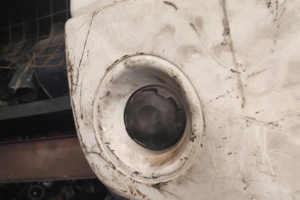 تسكيرة طمبون امامي يمين نيسان نافارا 2007 2008 2009