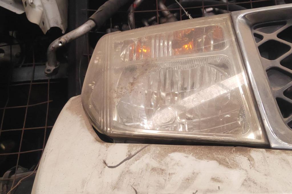 ضوء امامي يمين نيسان نافارا 2007 2008 2009